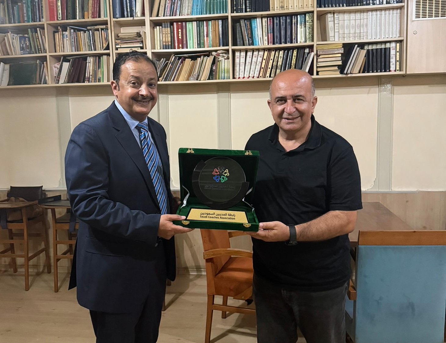 Suudi Antrenörler Derneği Başkanı’ndan Dostluk Plaketi