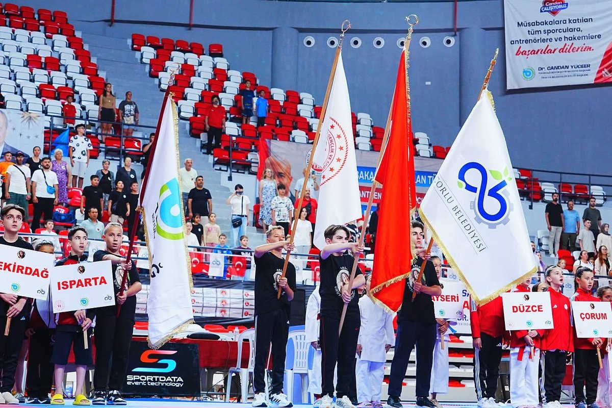 ASYA ÖNEL TÜRKİYE MİNİKLER KARATE ŞAMPİYONASININ AÇILIŞI GERÇEKLEŞTİ