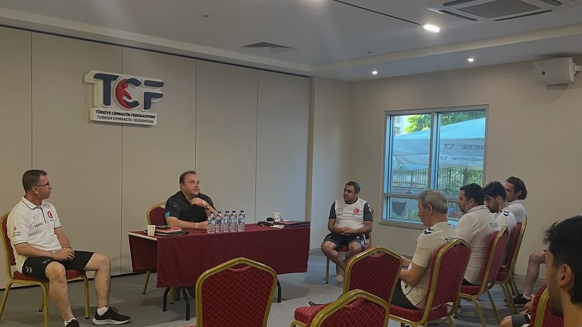 Belaruslu efsane cimnastikçi Vitaly Scherbo, İstanbul’da kampı başlayan Artistik Cimnastik Büyük Erk...