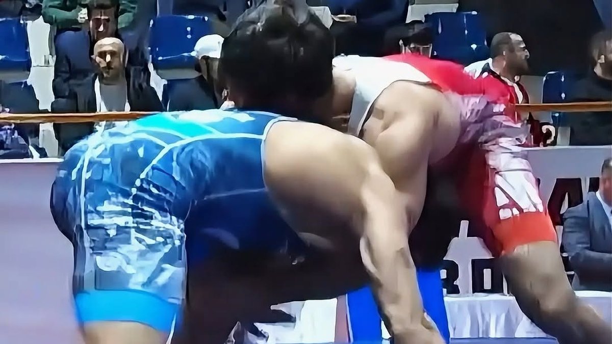 Güreşte Nefes Kesen Saniyeler: Rakibi Hazırlıksız Yakalayan Stratejik Hamle! 🤼