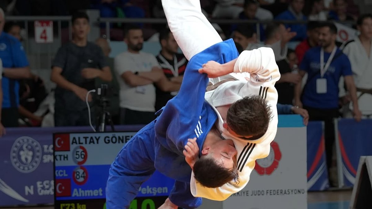 Yeşilay Yıldızlar Türkiye Judo Şampiyonası ikinci gün esnasında fotoğrafçılarımızın yakaladığı karel...