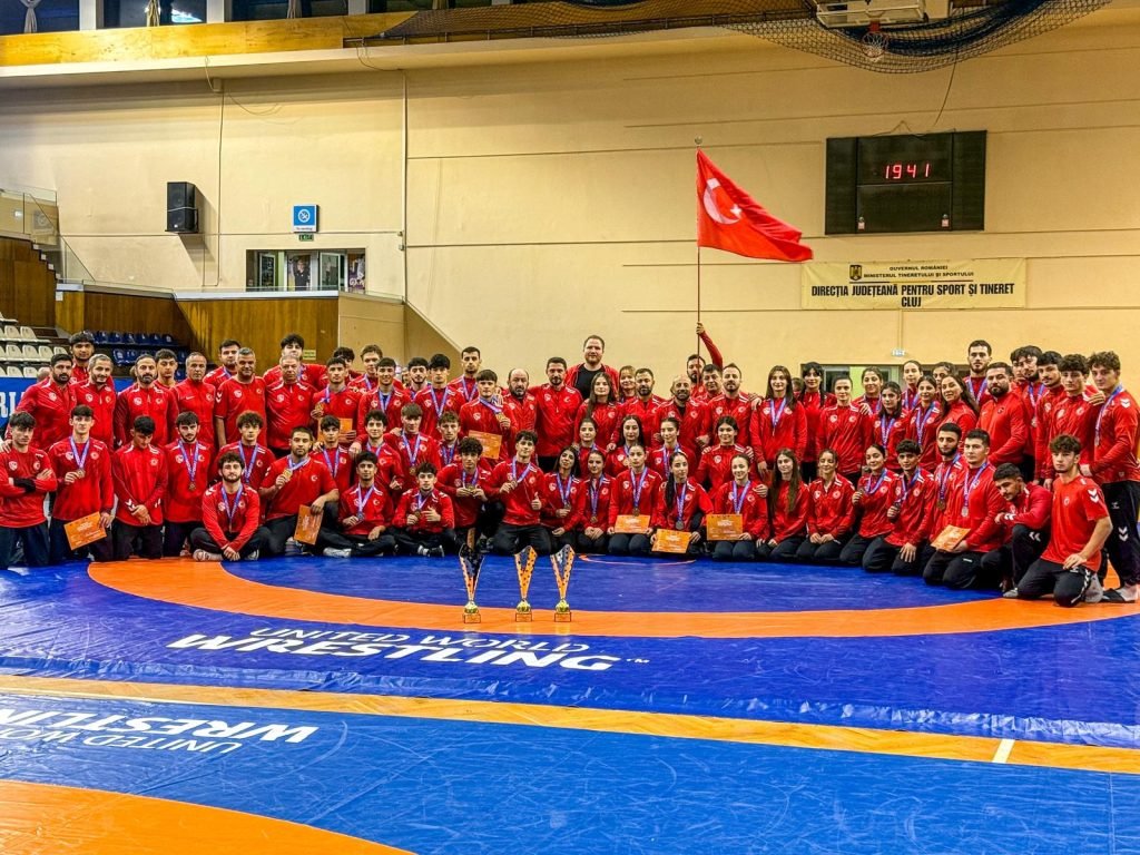 U20 Güreş Milli Takımlarımız, Toplam 43 Madalyayla Üç Kategoride de Balkan Şampiyonu! 🇹🇷