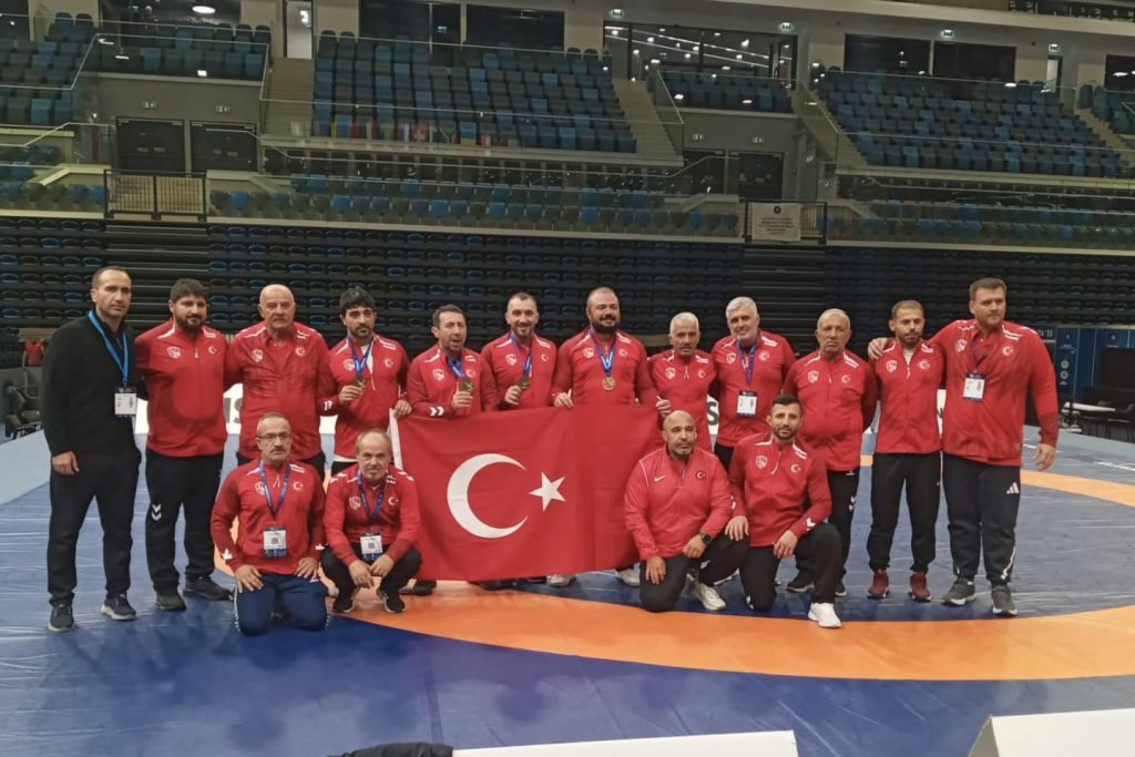 Veteranlar Dünya Şampiyonasında Grekoromen Güreş Milli Takımımız Zirvede
